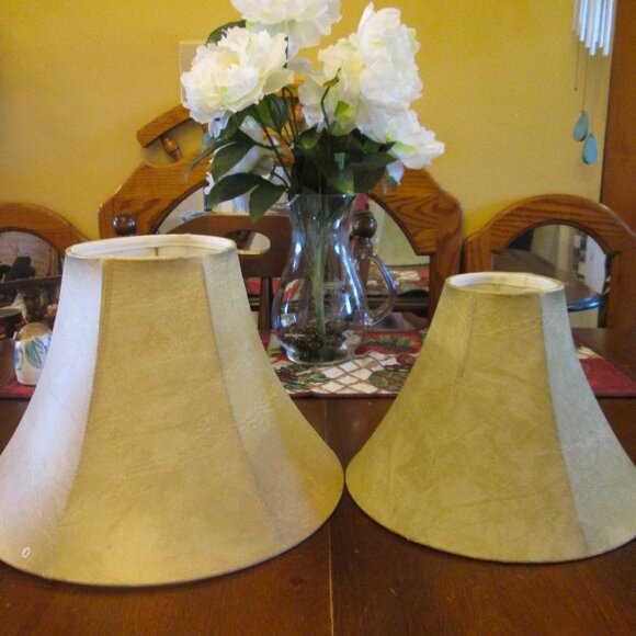 NWOT Vintage Pair of faux leather lampshades that have the spider hardware, - Picture 9 of 9